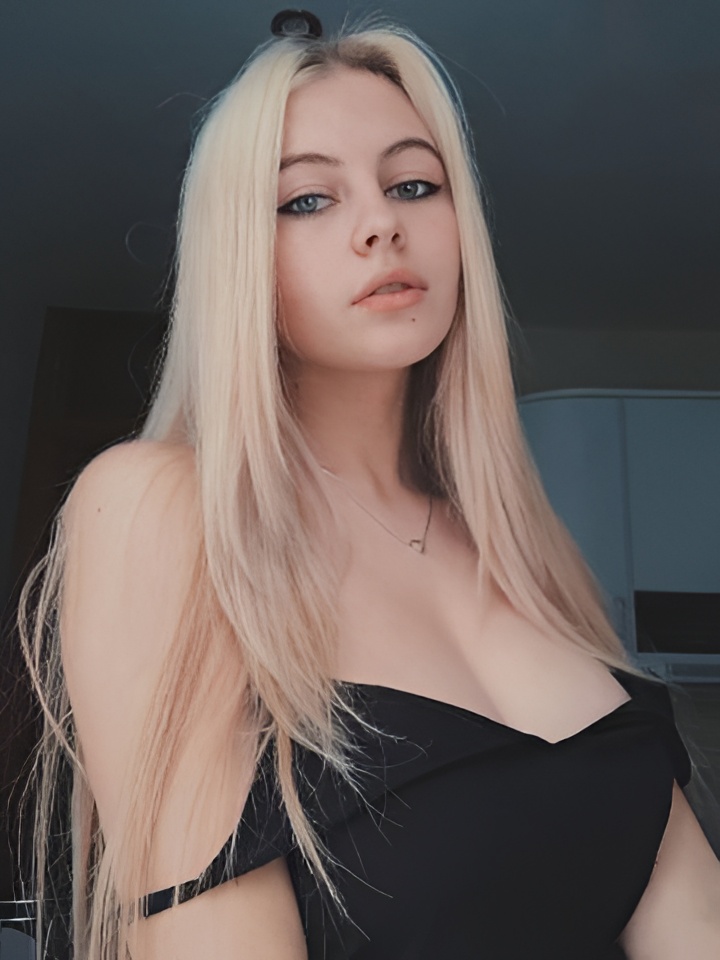 Далия привлекательная девушка из Арсеньева цена от 3000 руб