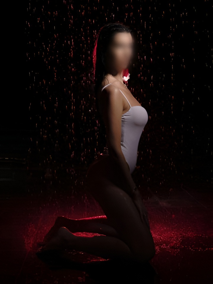 Индира привлекательная девушка из Арсеньева цена от 1500 руб