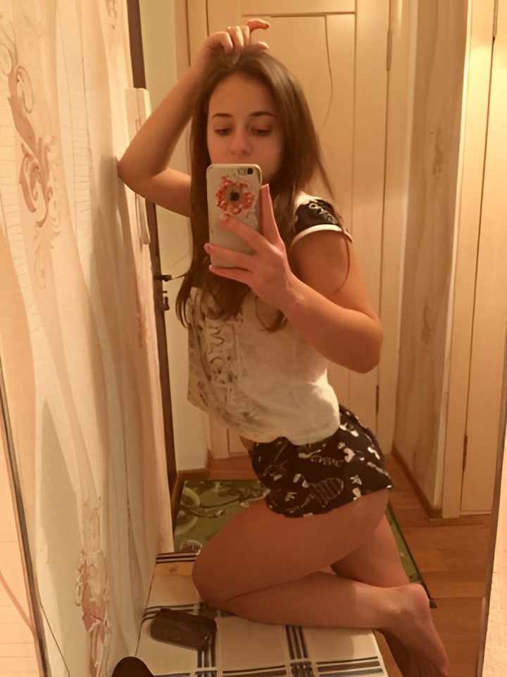 Риана привлекательная девушка из Арсеньева цена от 5000 руб