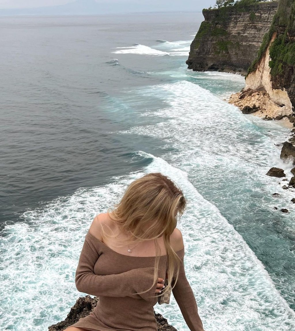 Ксения привлекательная девушка из Арсеньева цена от 3000 руб