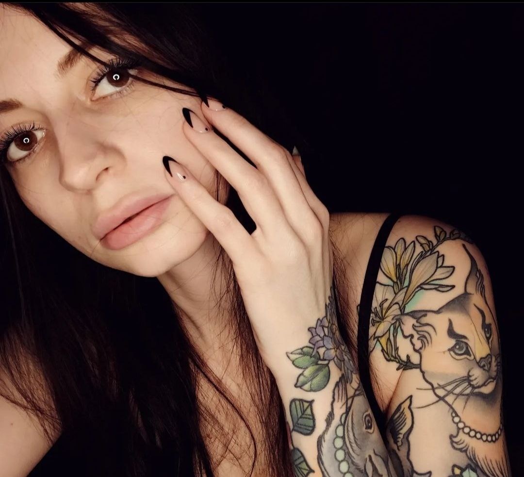 Дарья привлекательная девушка из Арсеньева цена от 8000 руб